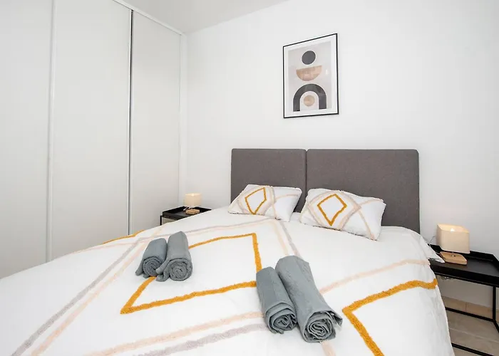 élégance Au Cœur Du Vieil 2 Climatisation 6 Personnes Apartamento Antibes