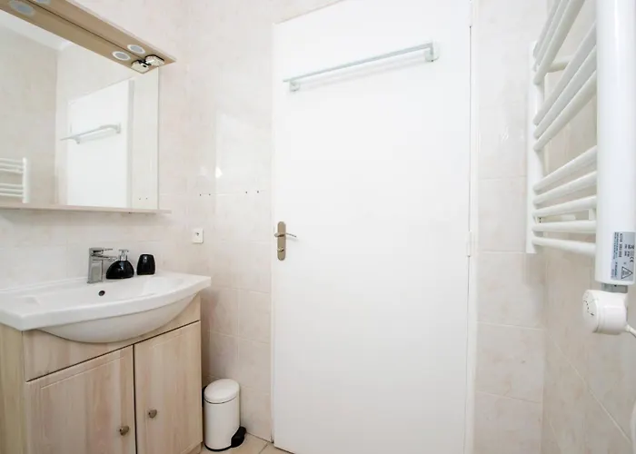 élégance Au Cœur Du Vieil 2 Climatisation 6 Personnes Apartamento Antibes